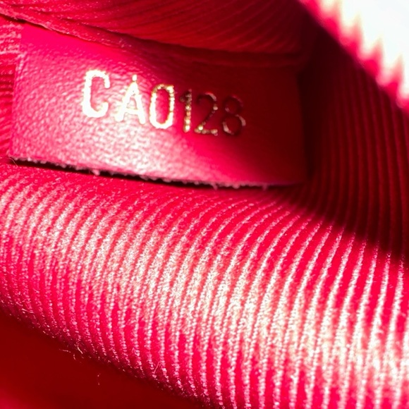 161 Preloved Louis Vuitton LV Saintonge Monogram ($$ Marked Down 2/11/25) - Picture 8 of 9